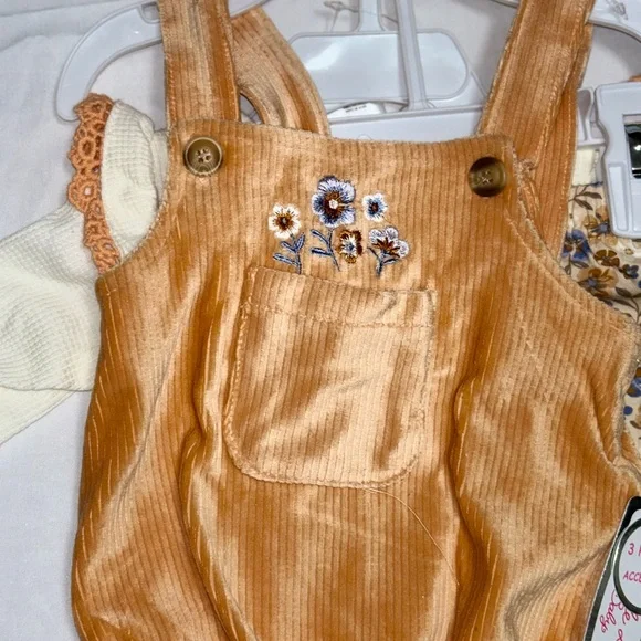 Little Lass Baby Orange Romper  Baby 3-Piece Outfit Set 0-3 & 3-6 months - Picture 3 of 6